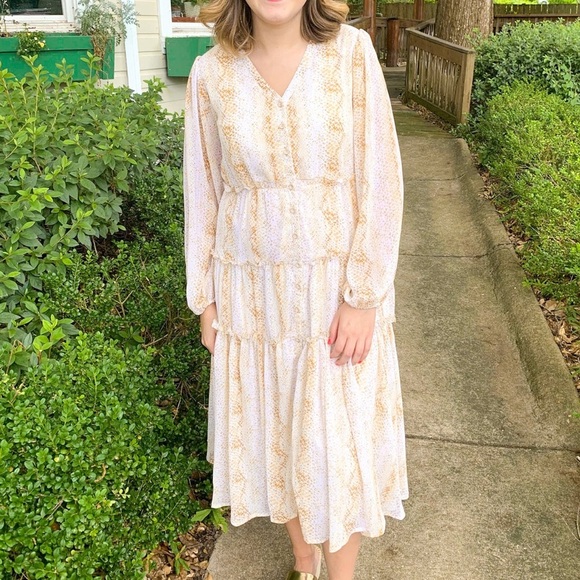 Moon River snakeskin print tiered midi dress long sleeve button front medium - Picture 11 of 12